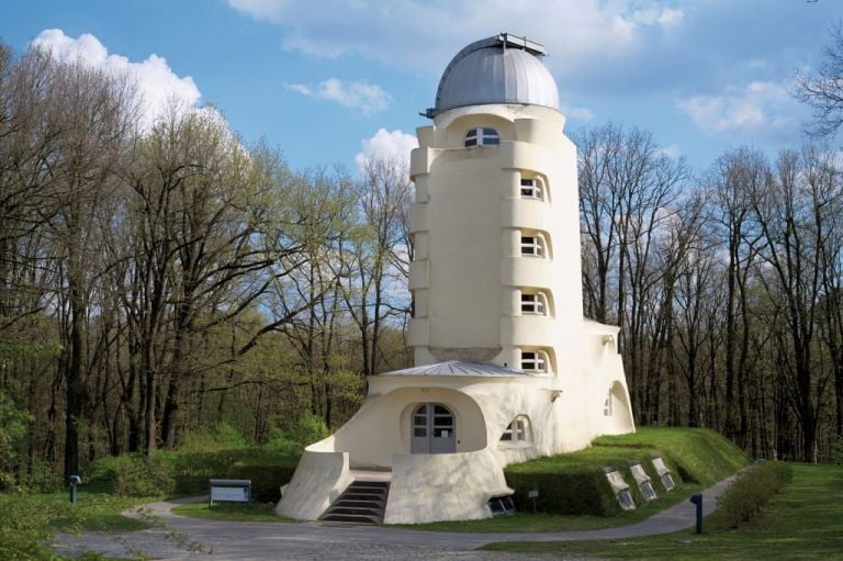 Erich Mendelsohn, Torre Einstein, Postdam, 1919-22