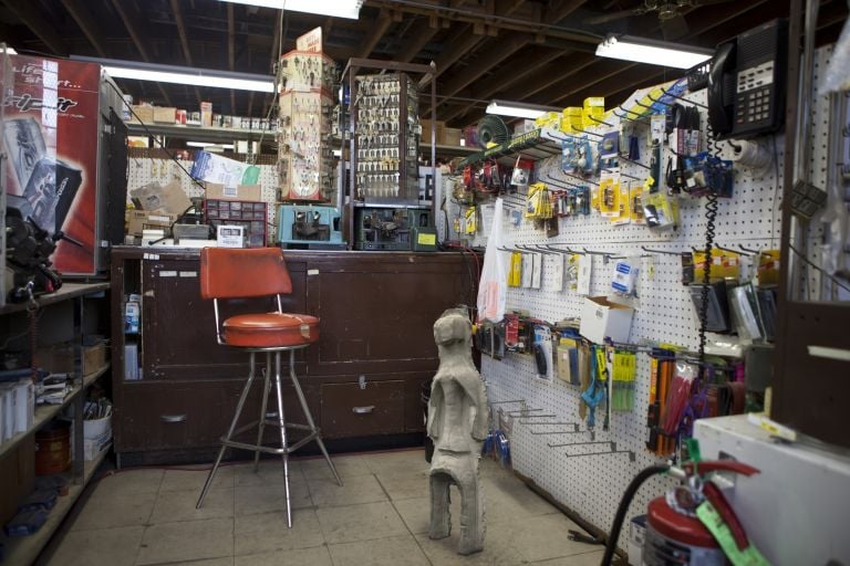 Halsted Hardware Store, Chicago, 2014, photo Sara Pooley, courtesy Theaster Gates e Sara Pooley