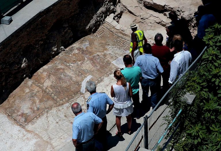 Il mosaico romano scoperto a Cipro (foto cyprus-mail.com)