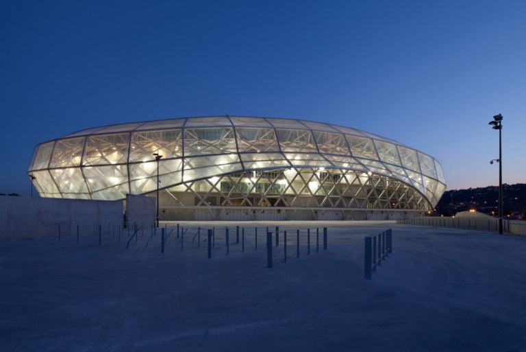 Lo stadio di Nizza di Wilmotte & Associés