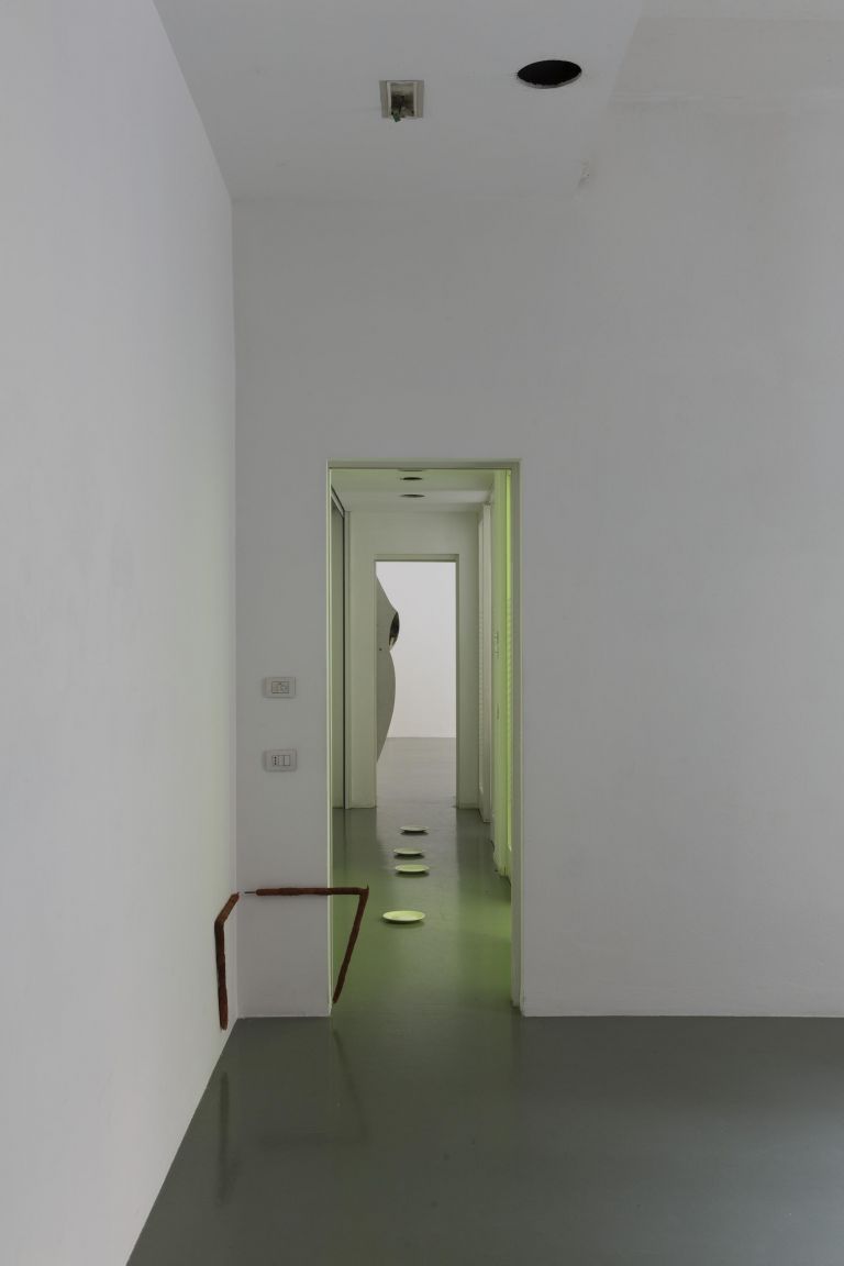 Michael E. Smith, installation view at Zero… Milano 2016, courtesy the artist e Zero... photo Roberto Marossi