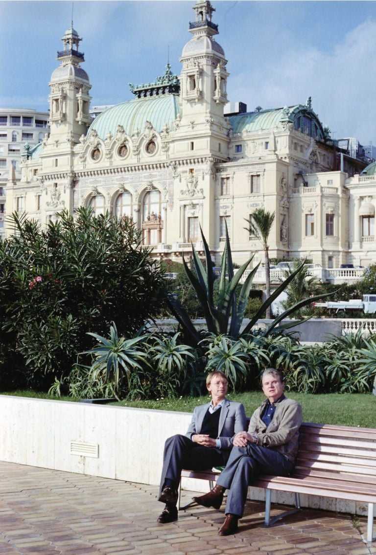 Reinhard Hassert e Francis Bacon nel Jardins du Casino di Monte-Carlo, novembre 1981 - (c) Eddy Batache - courtesy Francis Bacon MB Art Foundation - MB Art Collection