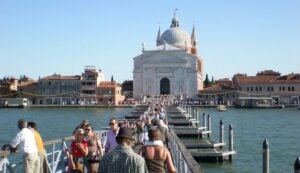 A Venezia per la festa del Redentore: dal reader’s club del blog letterario Slow Words al brindisi alla Casa dei Tre Oci