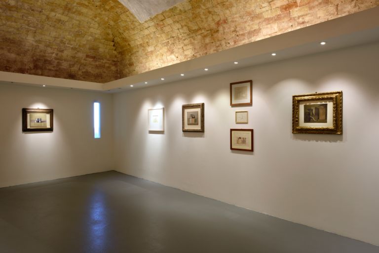 5.Morandi exhibition view FGP5118 00072 Arte in vacanza. Giorgio Morandi e Vincenzo Agnetti nel verde dell'Abruzzo