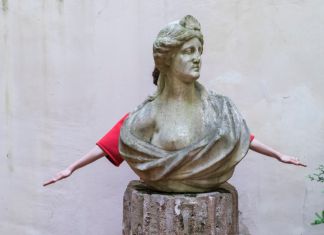 Anna Franceschini, Doposole, 11 giugno 2016 - Casa Museo Ivan Bruschi, Arezzo - Performer Laura Pante. Abito di MARIOS, Milano. Camera e Montaggio Ilan Zarantonello