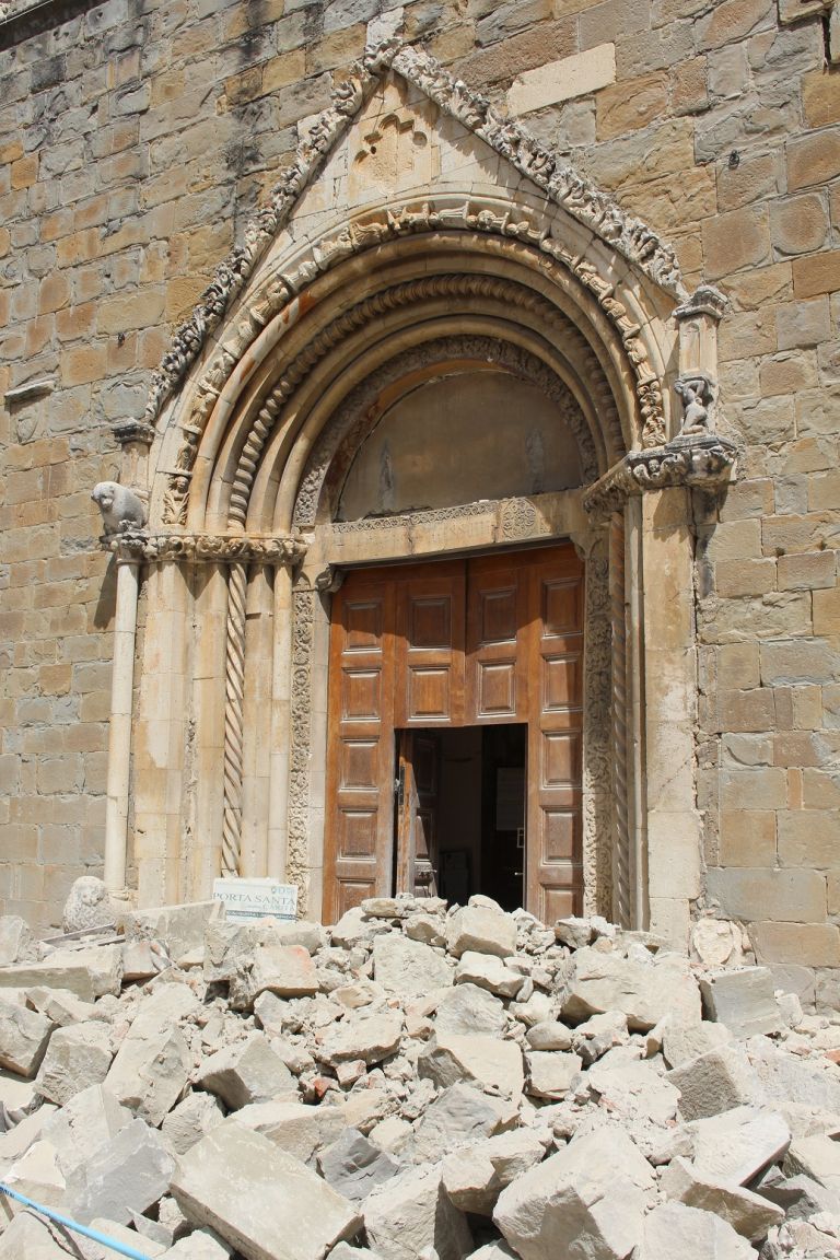 Beni culturali danneggiati o distrutti nellItalia centrale 9 Il terremoto distrugge chiese, palazzi, interi centri storici: ecco le immagini dall'Italia Centrale