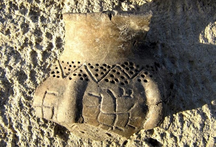 Ecco la svastica più antica della storia. 5mila anni, trovata da archeologi in Bulgaria