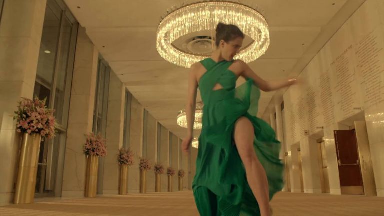 Kenzo World by Spike Jonze3 Spike Jonze dirige uno spot per Kenzo. La pubblicità di un profumo diventa un corto surreale