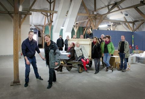 Ostrale 2016 - Thomas Dumke e Detlef Schweiger insieme ad alcuni degli artisti – photo blaurock markenkommunikation