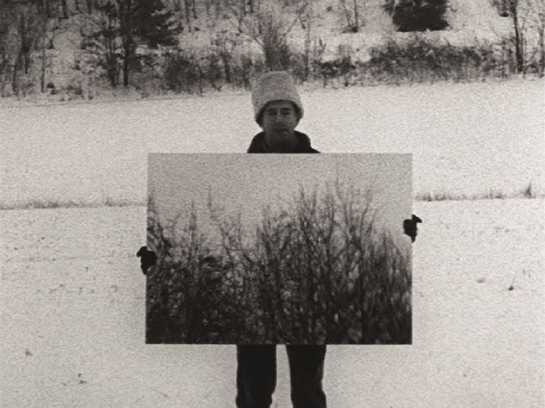 Robert Morris, Mirror, 1969, still da video - Courtesy the artist and Sonnabend Collection Foundation