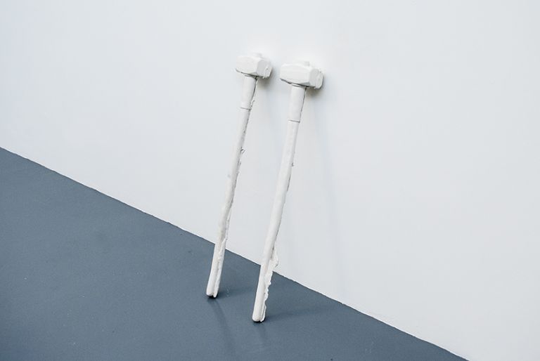 Stefano Serretta, Hammers, 2015, gesso, dimensioni variabili
