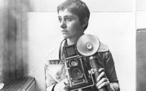 Gli esordi di Diane Arbus. Il Met Museum di New York racconta la nascita di una grande fotografa