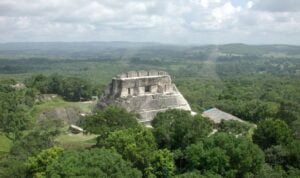 Ritrovata la più grande tomba reale Maya del Belize. Al suo interno una sepoltura che potrebbe celare un’ulteriore scoperta