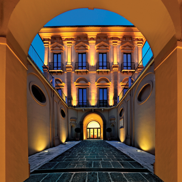ABRUZZO, Chieti, Palazzo de Mayo, Fondazione Carichieti