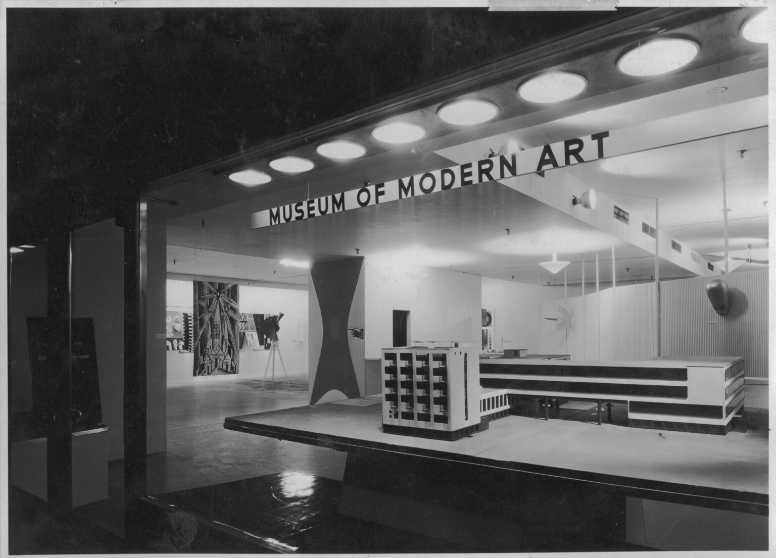 Il MoMA di New York mette online l'archivio di tutte le mostre, dal ...