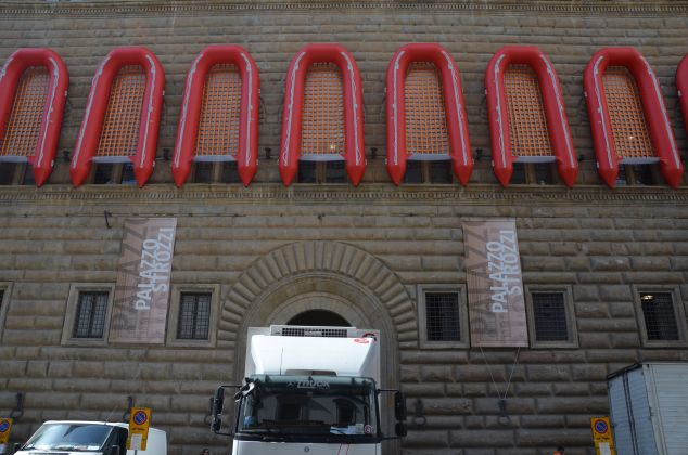 I gommoni di Ai Weiwei a Firenze