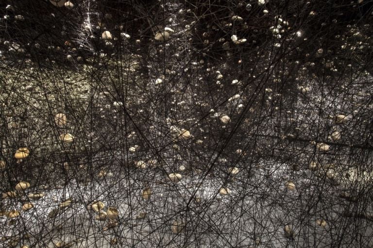 Chiharu Shiota, In the Beginning was..., Sorigue Foundation, Lleida, photo by Sorigue Foundation