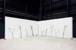 Kishio Suga – Continuous Existence–HB, 1977 2016. Courtesy dell’artista, Blum e Poe, Los Angeles New York Tokyo e Pirelli HangarBicocca, Milano. Foto Agostino Osio