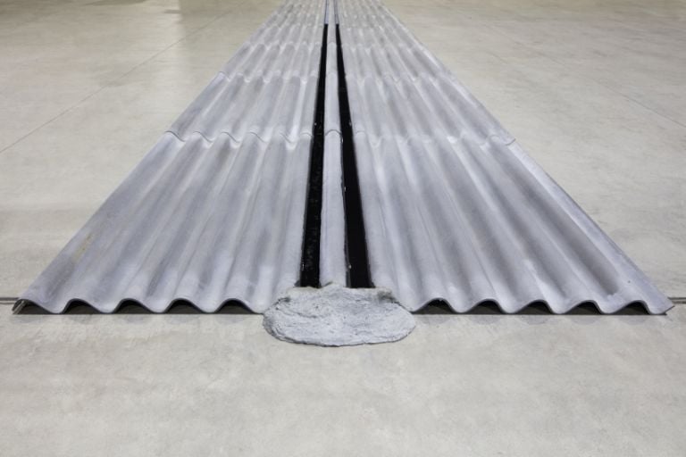 Kishio Suga – Abandoned Situation, 1971 2016. Courtesy dell’artista, Blum e Poe, Los Angeles New York Tokyo e Pirelli HangarBicocca, Milano. Foto Agostino Osio