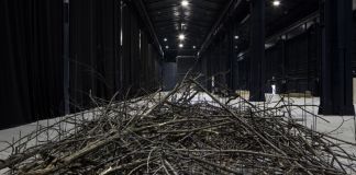Kishio Suga – Condition of Situated Units, 1975 2016. Courtesy dell’artista, Tomio Koyama Gallery, Tokyo e Pirelli HangarBicocca, Milano. Foto Agostino Osio