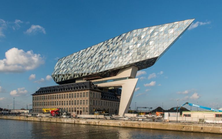 La Port House di Anversa disegnata da Zaha Hadid - Copyright Havenbedrijf Antwerpen – Peter Knoop