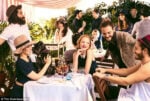 La colazione dei canottieri di Renoir secondo Tim Cole, per IKEA