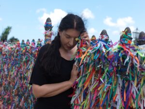 Il pubblico è l’opera. Il nuovo film di Marina Abramovic nei cinema italiani