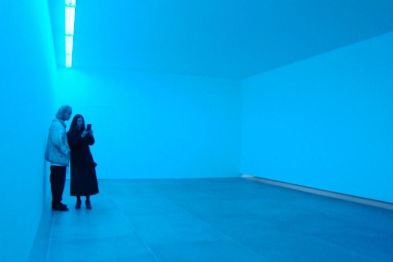 Blain and Southern - Bruce Nauman - Natural Light, Blue Light Room