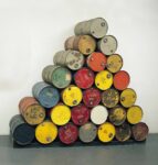 Christo, 28 Barrels Structure, 1968, 28 barili, Collezione privata – courtesy Fondazione Marconi, Milano