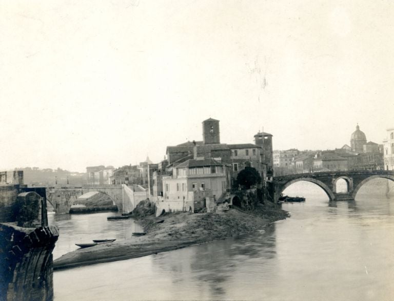 Esther B. Van Deman, View of Tiber Island from Ponte Palatino, Rome, n.d. - Photographic Archive, American Academy in Rome