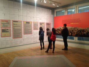 London Updates: il collettivo Guerrilla Girls denuncia le discriminazioni nei musei d’Europa