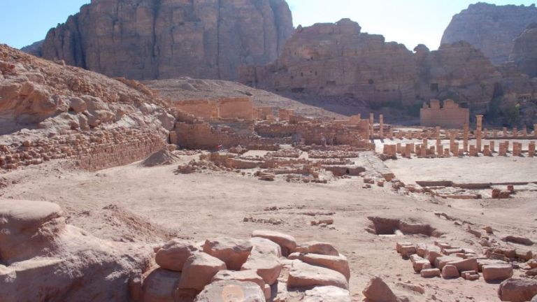 Il sito della grande piscina a Petra foto Leigh Ann Bedal Clamorose scoperte archeologiche a Petra. Giardini, fontane e una piscina di 2mila anni fa