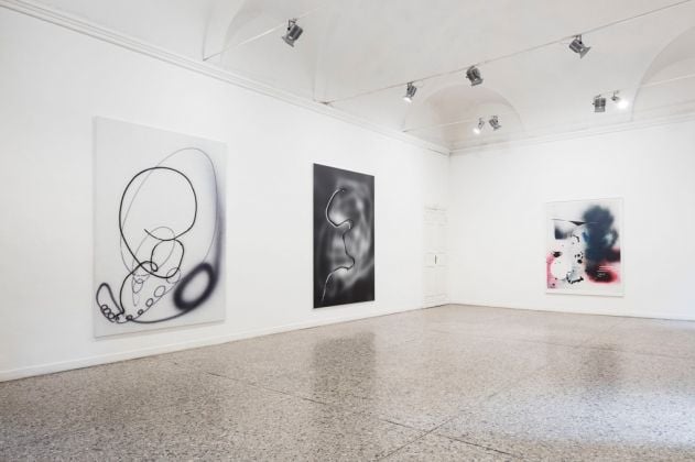 Jeff Elrod - exhibition view at Galleria Christian Stein, Milano 2016 - © Jeff Elrod - courtesy l'artista & Luhring Augustine, New York & Galleria Christian Stein, Milano - photo Agostino Osio