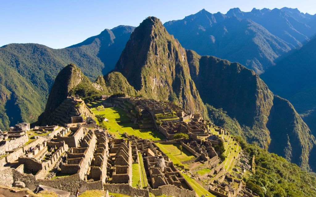 Da un fiume vicino a Machu Picchu emerge un altare Inca. 20 tonnellate, super decorato a intaglio