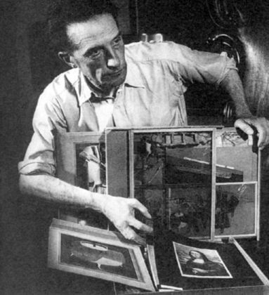 Marcel Duchamp con Il Grande vetro