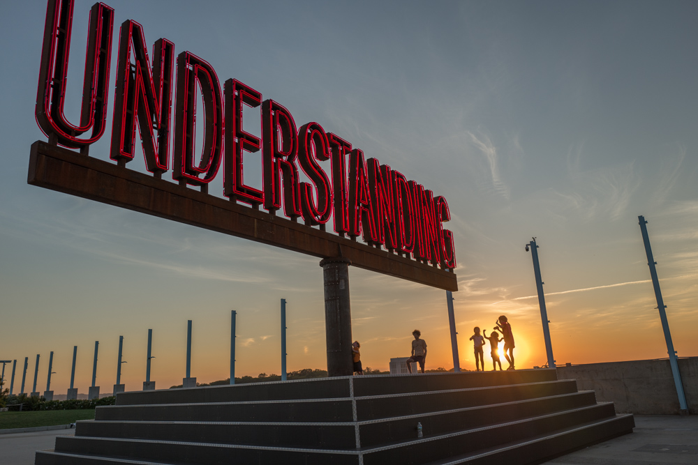 Foto e video di Understanding. La mega installazione dell’artista Martin Creed che incanta New York