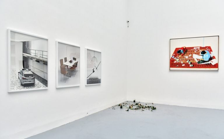 Money to Burn - exhibition view at Zachęta – Narodowa Galeria Sztuki, Varsavia 2016 - photo Marek Krzyżanek