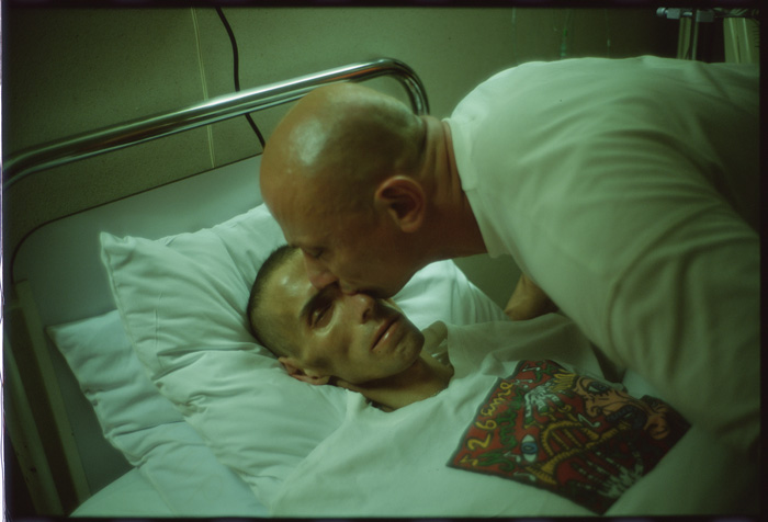 Nan Goldin Gotscho bacia Gills 1993 Novembre e la morte. Dal folklore alla fotografia