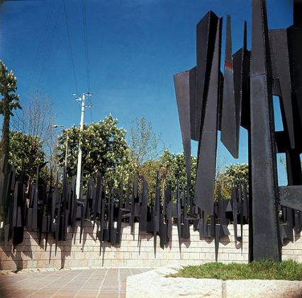 Nino Caruso, Monumento alla Resistenza, Pesaro