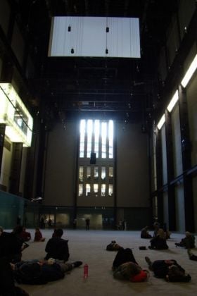 Philippe Parreno, Anywhen, 2016. Veduta dell'installazione, Turbine Hall, Tate Modern, Londra. Courtesy Tate