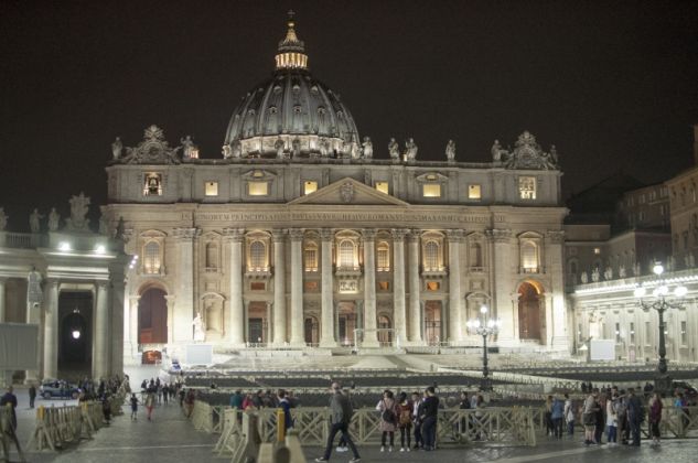 Roma, Piazza San Pietro. La nuova illuminazione di Osram. Foto Ofelia Sisca
