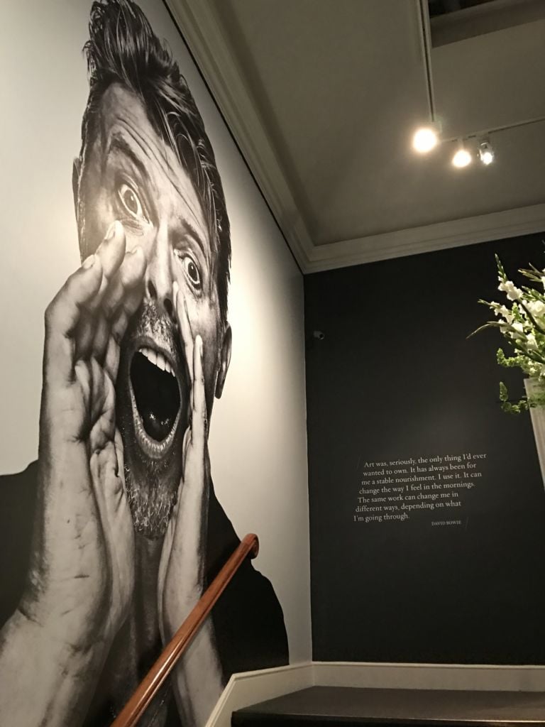 A Londra è sempre Bowie-mania. Successo e record nell’asta Sotheby’s della collezione della rockstar