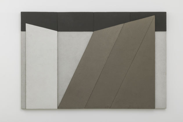 Giuseppe Uncini, Dimora n. 46 a, 1984, cemento e laminato legno, 100x150 cm
