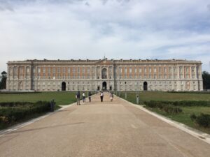 Un pezzo di Reggia di Caserta dato alla Mozzarella di Bufala? Il direttore Felicori spiega perché l’ha fatto. E lo farà ancora…