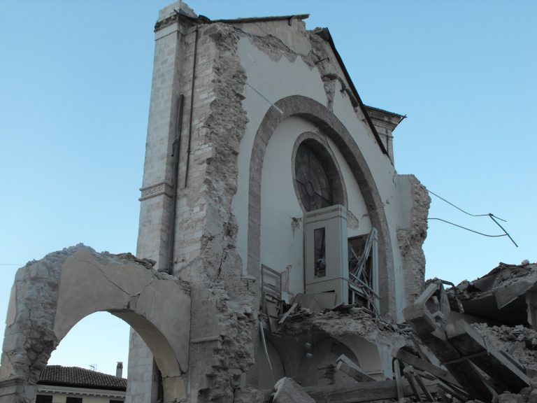La controfacciata della Basilica di San Benedetto, Norcia (foto Massimo Mattioli)