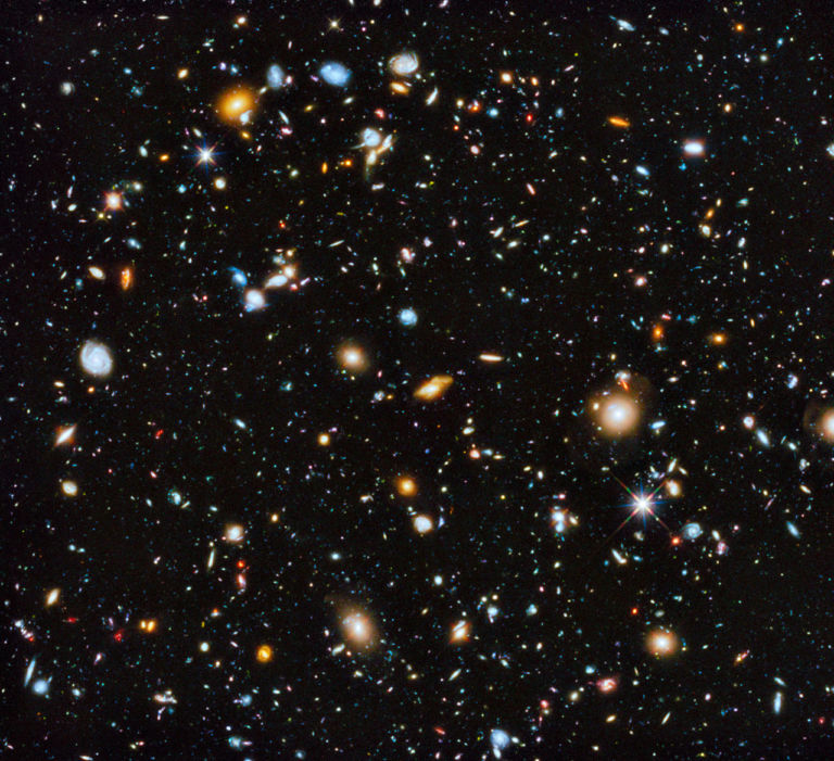 La più colorata visione dell'universo, catturata dal telescopio spaziale Hubble - Hubble Ultra Deep Field 2014