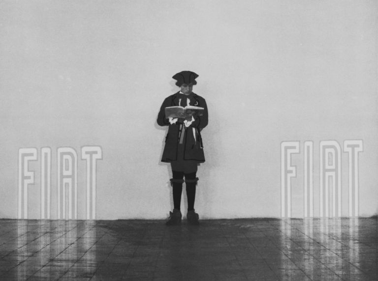 Paolo Pellion di Persano, Luigi Ontani, performance alla galleria di Franz Paludetto, Torino 1974