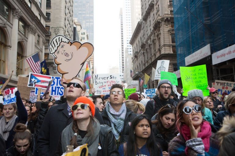Proteste a New York contro Donald Trump - photo credit Alexa Hoyer