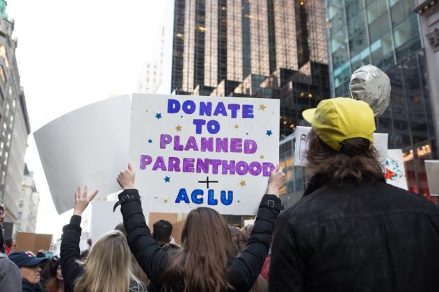 Proteste a New York contro Donald Trump - photo credit Alexa Hoyer