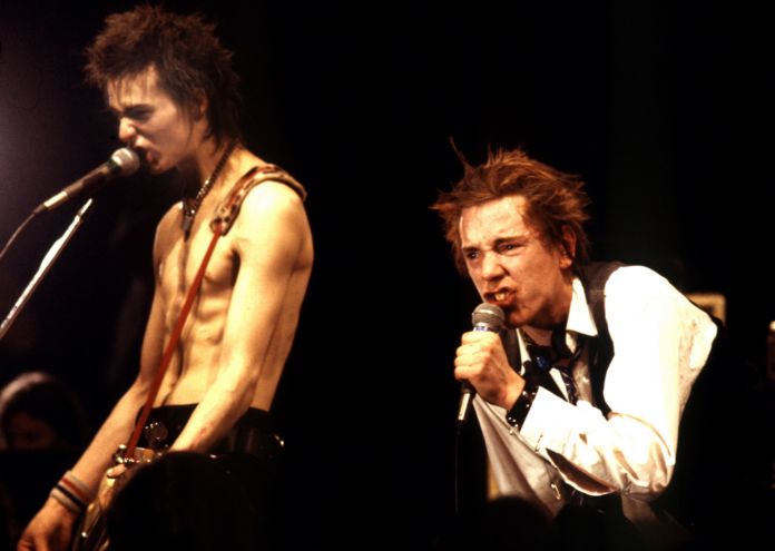 Sid Vicious, Johnny Rotten e i Sex Pistols (foto Richard E. Aaron/Redferns)